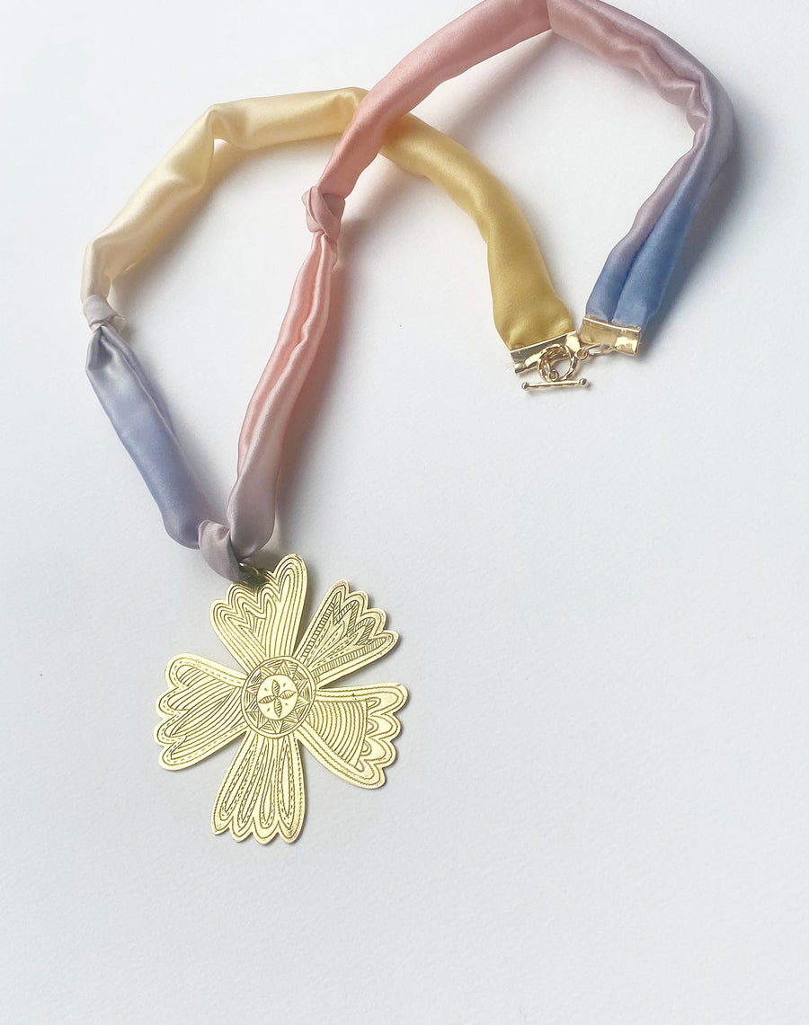 Collier Fleur 11 COLLIER ombre claire