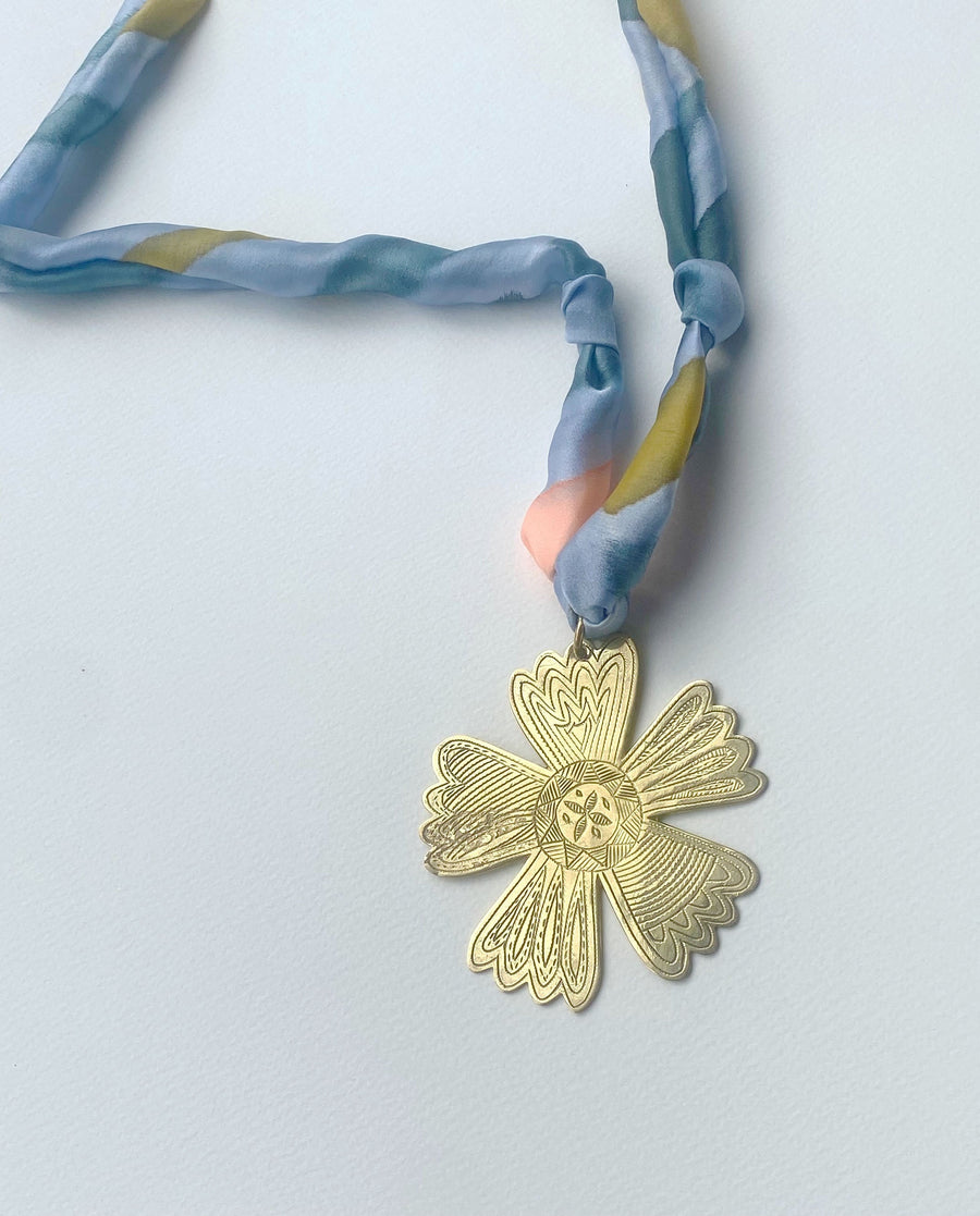 Collier Fleur 5 COLLIER ombre claire